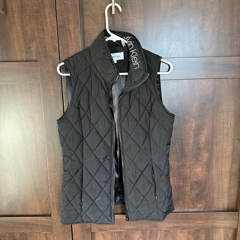 Black puffer vest size small Calvin Klein